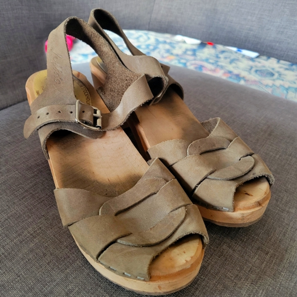 Lotta clogs